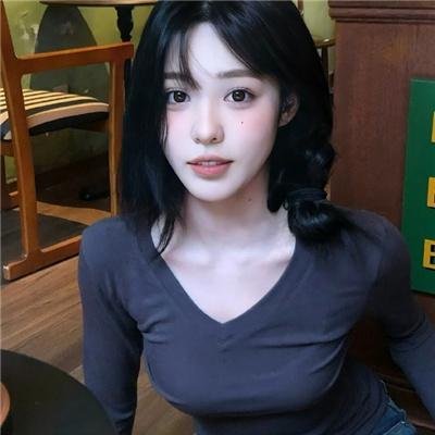 背鸭子的男孩